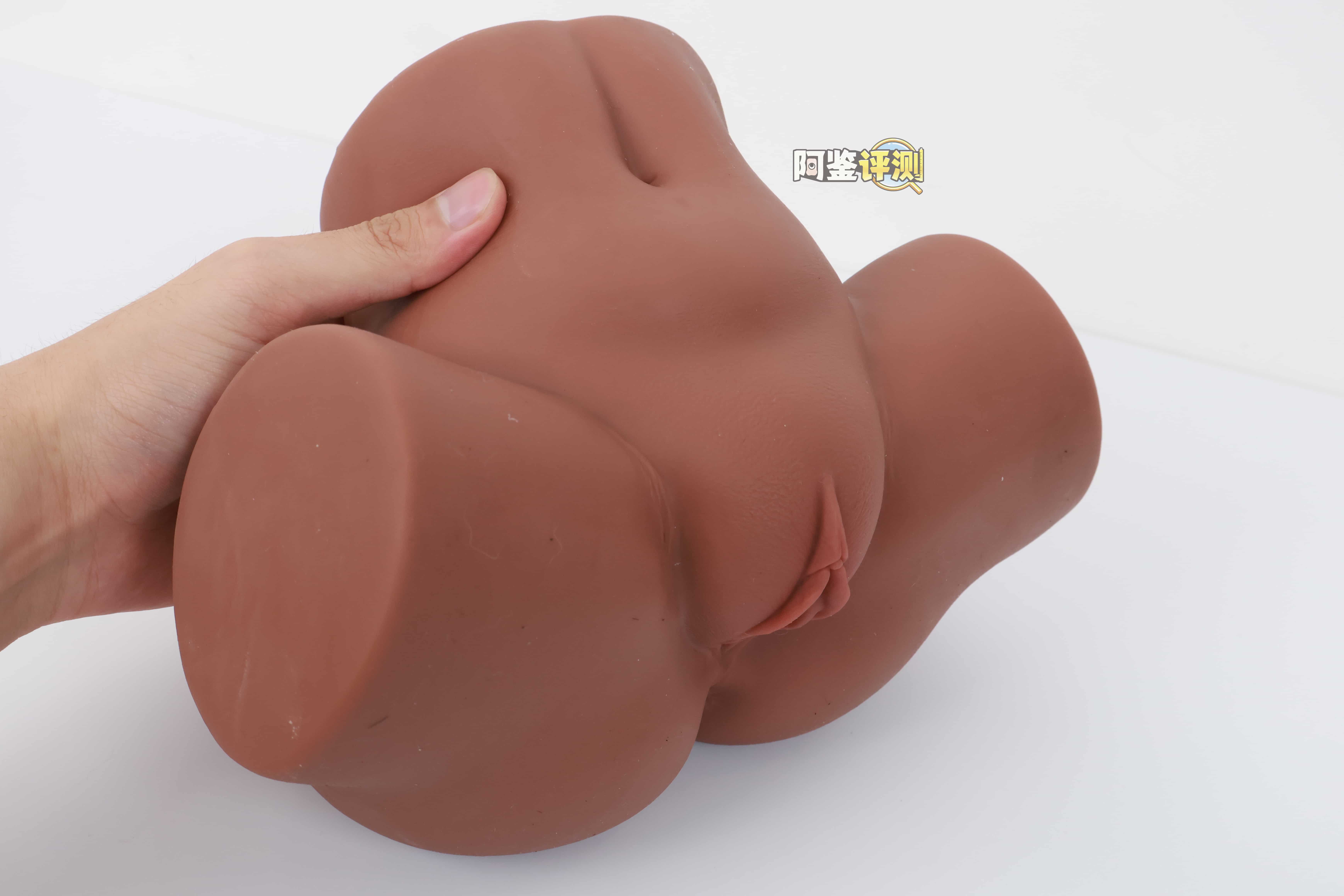 COC——“可可狼姬”评测!褐色黑皮的“成熟型”小屁股倒模,通道的复杂度和姿势兼容性都挺不错